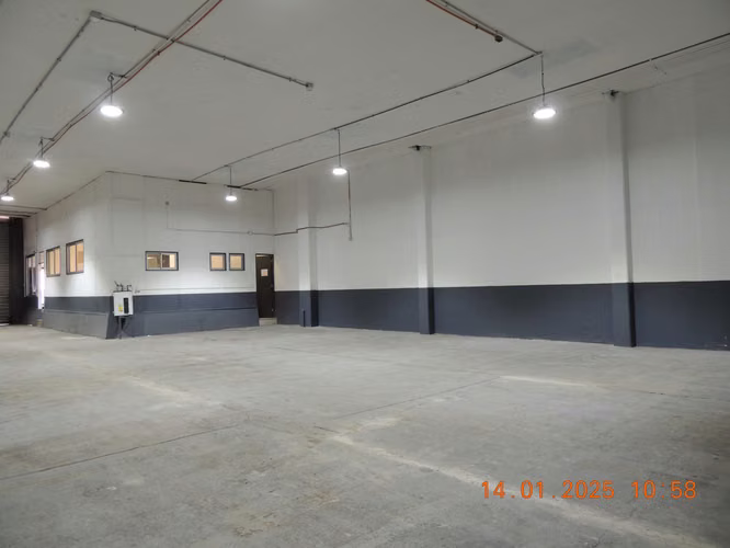 Espaciosa Bodega de 460 m2 los gobelinos (150233)