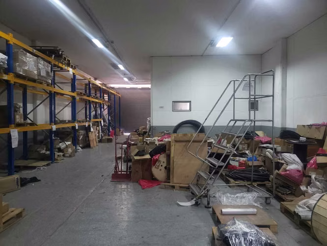 Espaciosa Bodega de 460 m2 los gobelinos (150233)