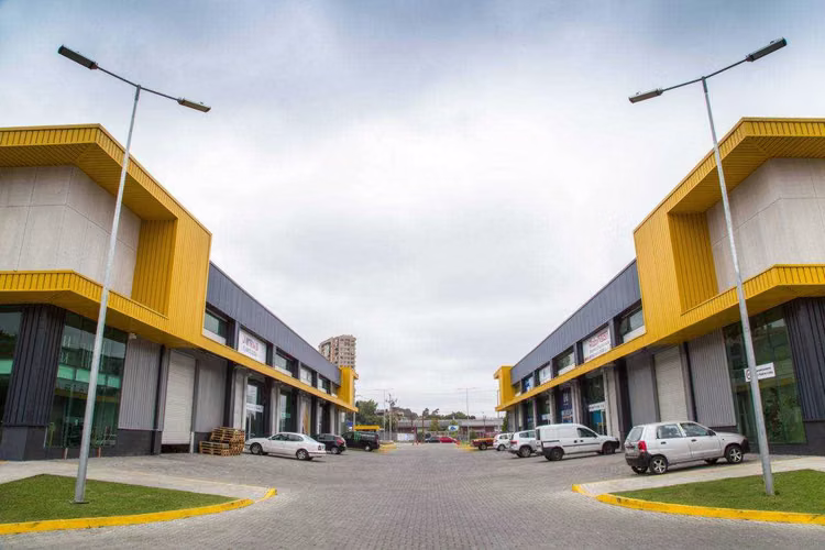 Oportunidad bodega 99 M2 Cristobal Colón  (150240)