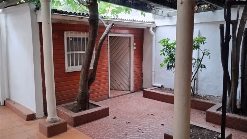 Casa en venta de 2 dorm. en La Florida