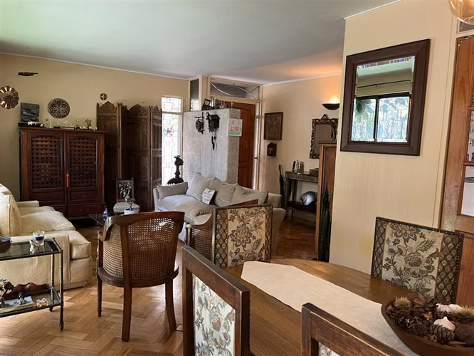 Casa en venta de 4 dorm. en Las Condes