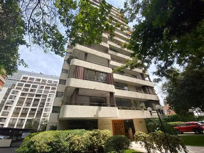 Departamento en venta de 4 dorm. en Las Condes