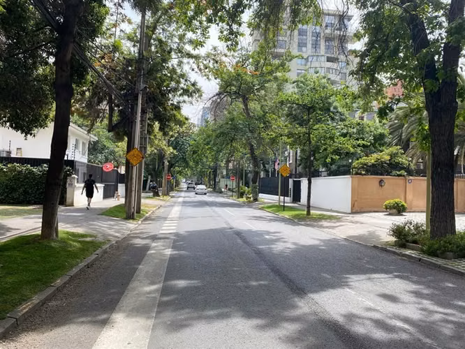 Departamento en venta de 4 dorm. en Las Condes