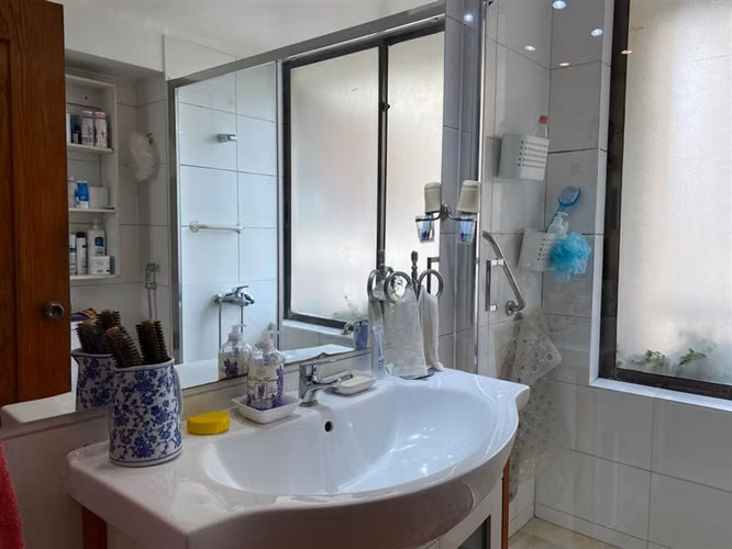 Departamento en venta de 4 dorm. en Las Condes