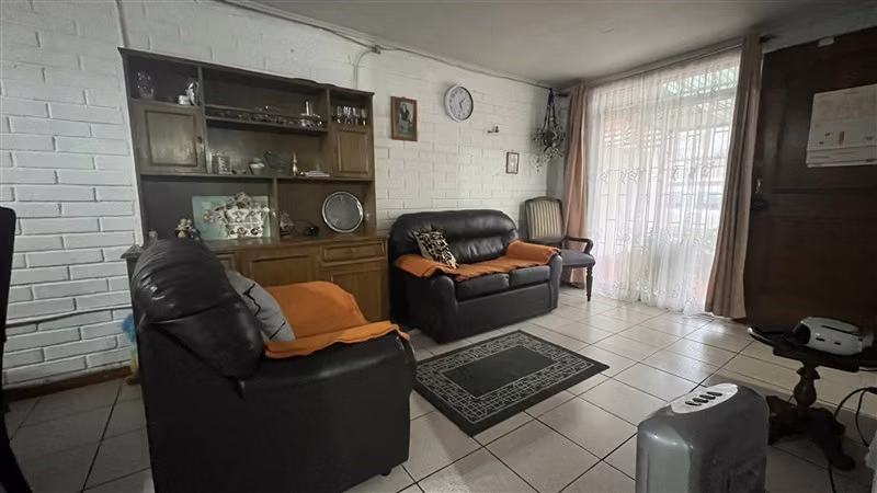 Casa en venta de 2 dorm. en La Florida