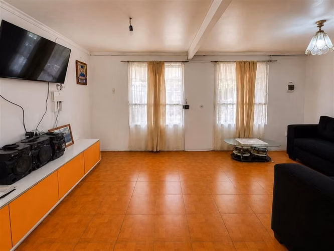 Casa en venta de 12 dorm. en Colina