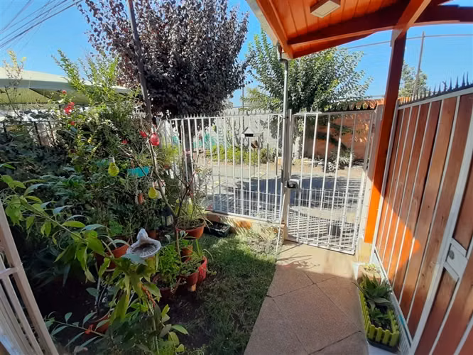 Casa en venta de 4 dorm. en La Florida