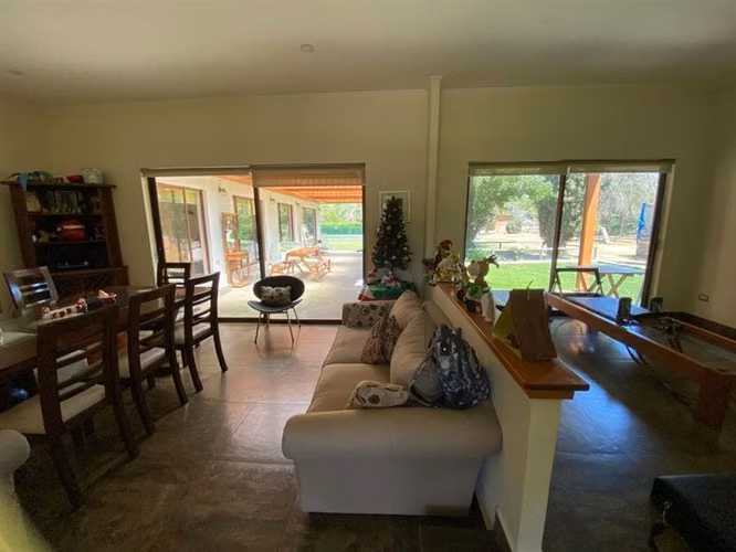 Casa en venta de 5 dorm. en Chicureo - Los Ingleses