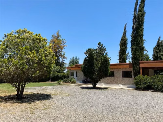 Casa en venta de 5 dorm. en Chicureo - Los Ingleses