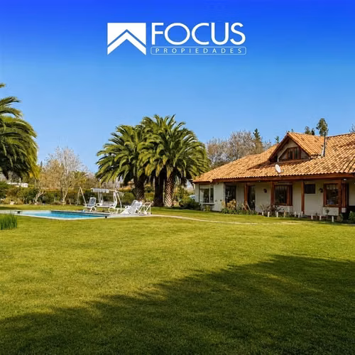 Gran Casa Familiar de 6 Dormitorios con Piscina en Melipilla