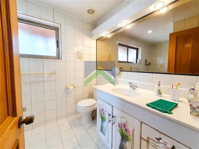 Gran Casa Familiar de 6 Dormitorios con Piscina en Melipilla