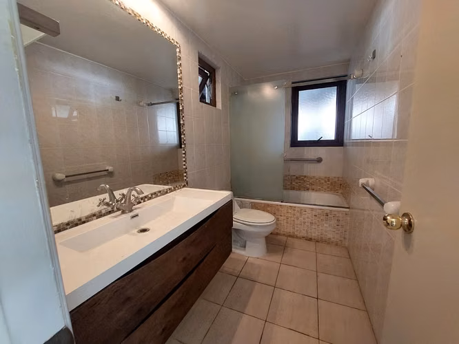 Excelente Casa en Los Alerces - Imagen 10