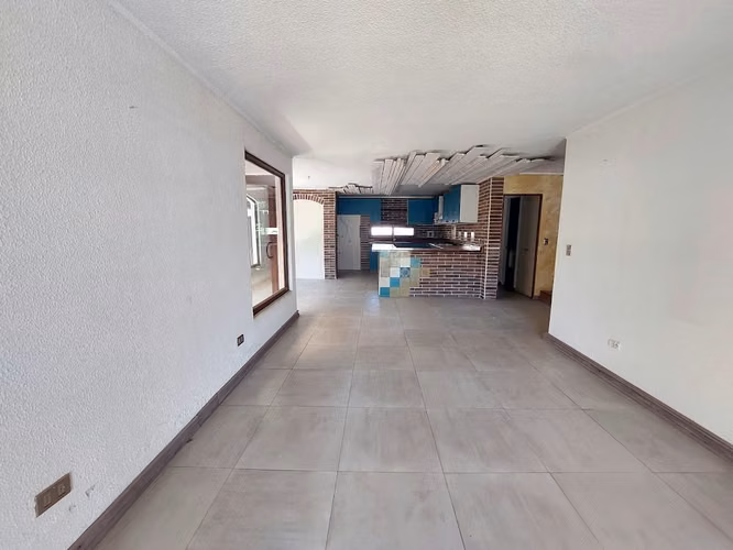 Excelente Casa en Los Alerces - Imagen 4