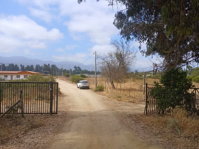 Se Vende Terreno plano de 5000 mt con rol a pasos de la Carretera.  Catapilco