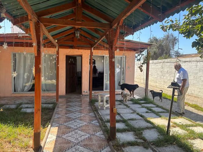 Oportunidad en Calle Uruguay | Amplia Casa en Venta