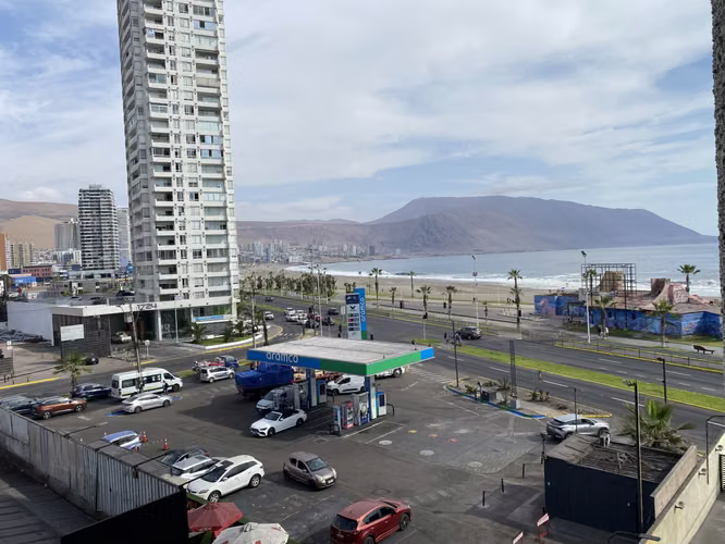 DEPTO. AMOBLADO / Primera línea /Edificio Golden Tower / Iquique - Imagen 10