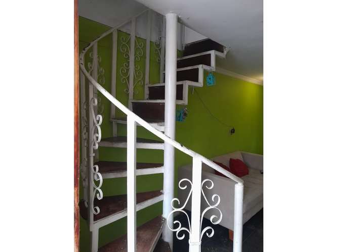 VENTA AMPLIA CASA DOS PISOS ,LA GRANJA ,SANTIAGO - Imagen 6