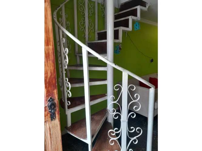 VENTA AMPLIA CASA DOS PISOS ,LA GRANJA ,SANTIAGO - Imagen 8