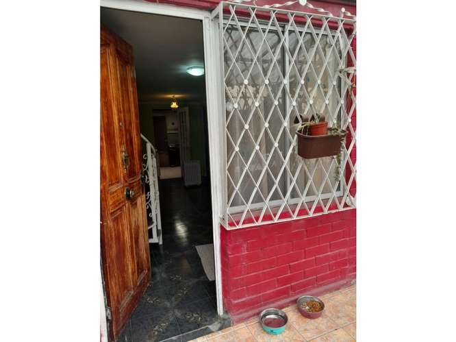 VENTA AMPLIA CASA DOS PISOS ,LA GRANJA ,SANTIAGO - Imagen 2