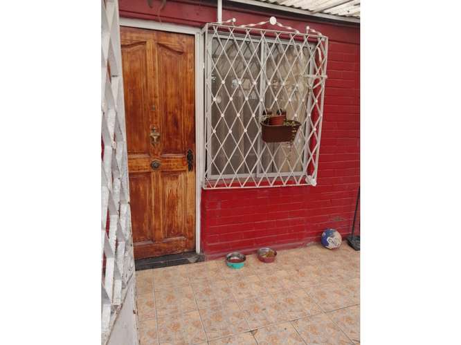 VENTA AMPLIA CASA DOS PISOS ,LA GRANJA ,SANTIAGO - Imagen 3