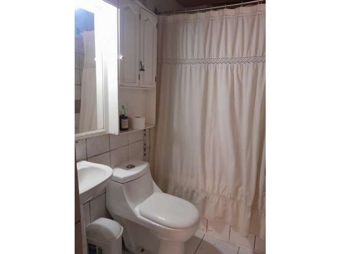 VENTA AMPLIA CASA DOS PISOS ,LA GRANJA ,SANTIAGO - Imagen 18