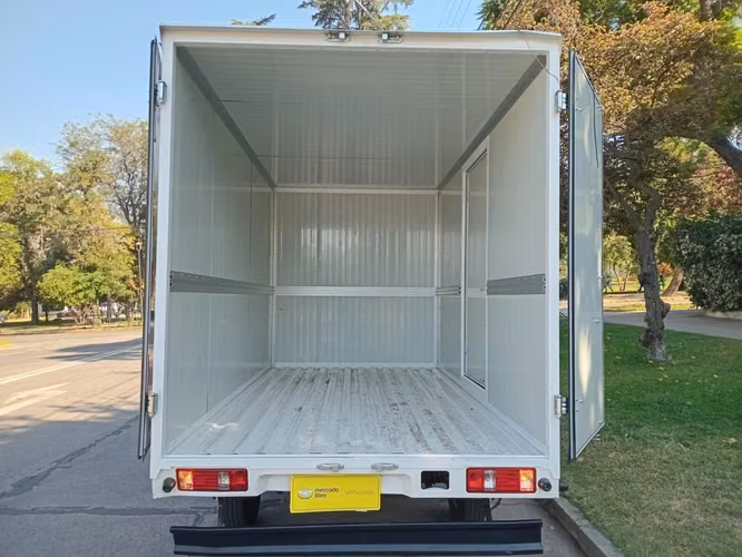 KYC T3 GRAN MAMUT CARGOBOX 1.6 4X2 2025