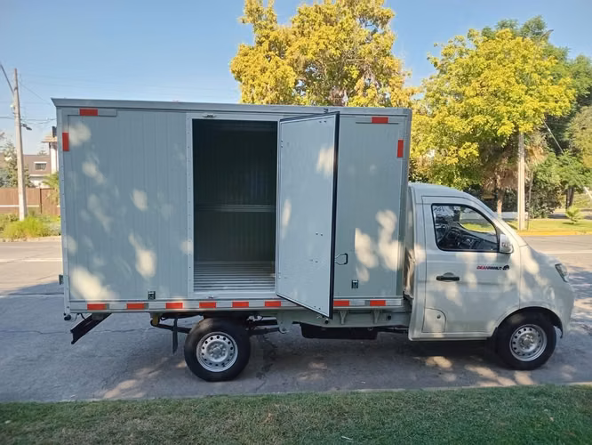 KYC T3 GRAN MAMUT CARGOBOX 1.6 4X2 2025