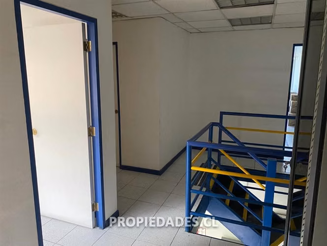 Local comercial en arriendo en La Florida y estacionamientos