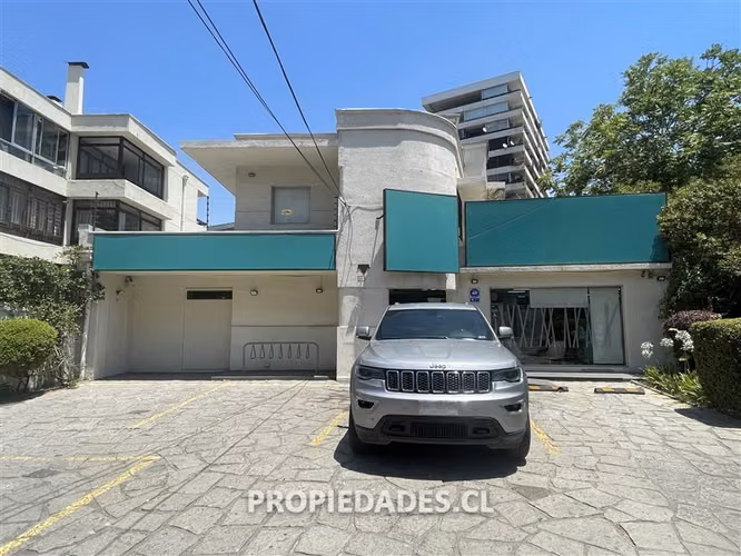 Oficina en arriendo en Providencia / Metro Tobalaba