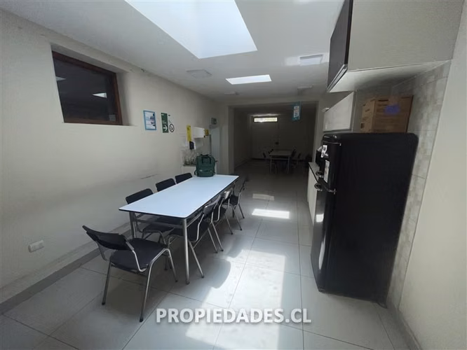 Oficina en arriendo en Providencia / Metro Tobalaba