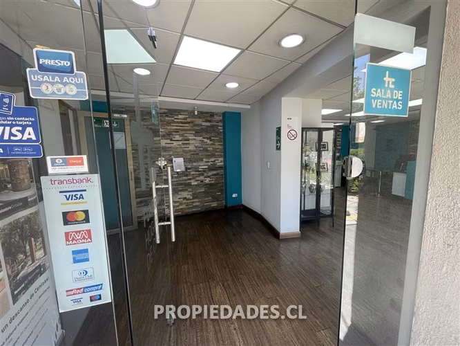 Oficina en arriendo en Providencia / Metro Tobalaba