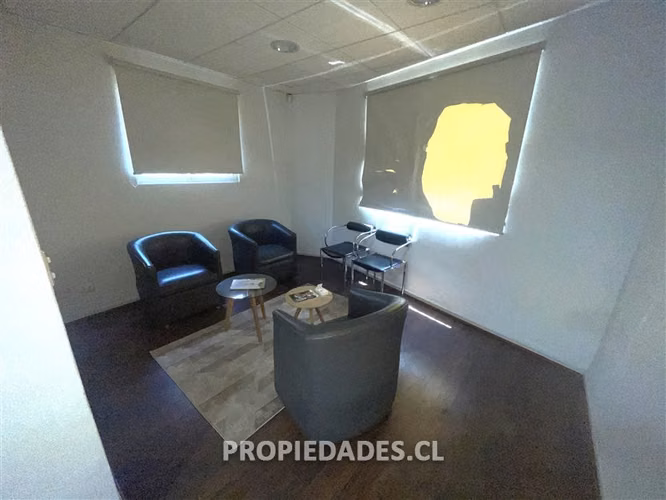 Oficina en arriendo en Providencia / Metro Tobalaba