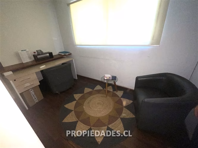 Oficina en arriendo en Providencia / Metro Tobalaba
