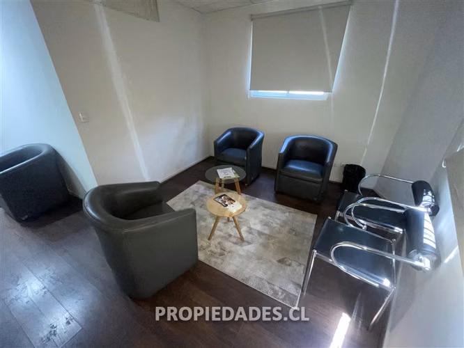 Oficina en arriendo en Providencia / Metro Tobalaba