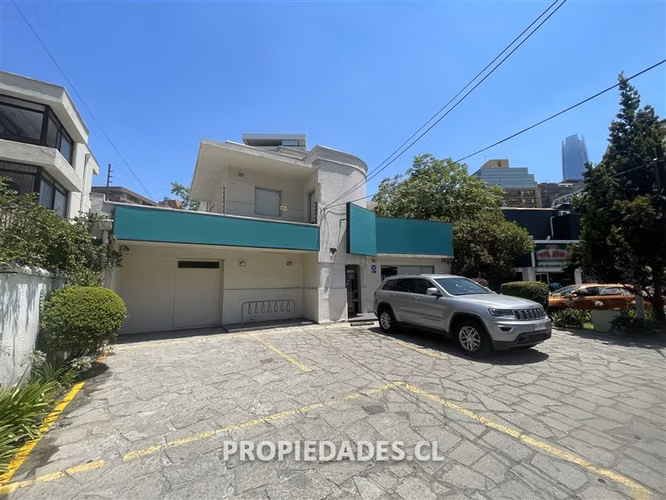 Oficina en arriendo en Providencia / Metro Tobalaba