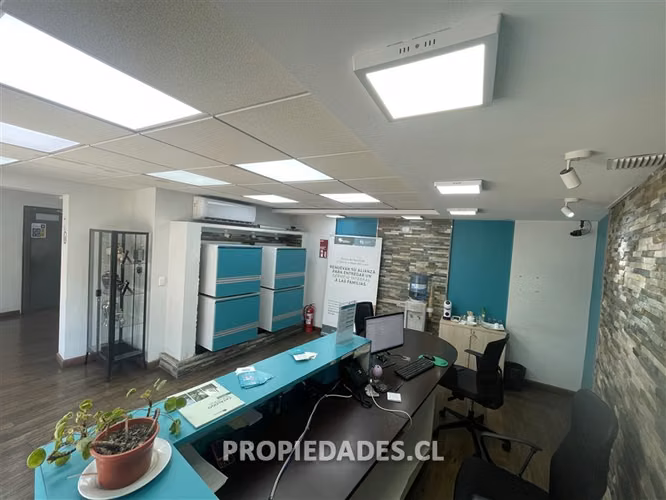 Oficina en arriendo en Providencia / Metro Tobalaba