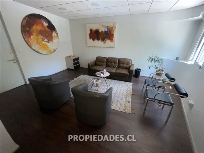 Oficina en arriendo en Providencia / Metro Tobalaba