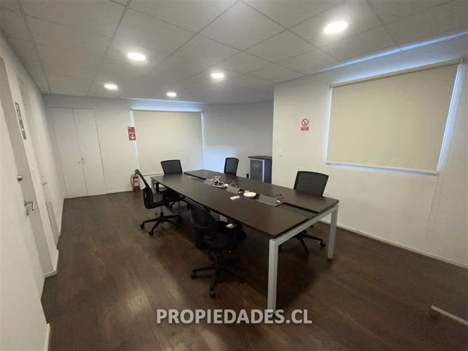 Local Comercial en arriendo en Providencia / Metro Tobalaba