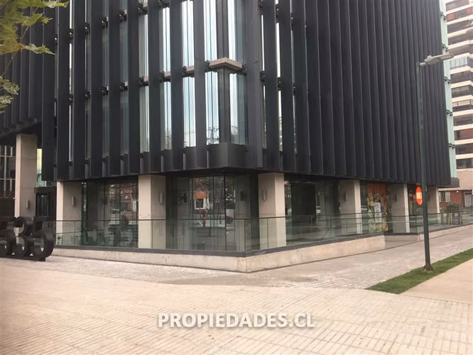 Oficina nueva en arriendo en Vitacura, recibimos ofertas.