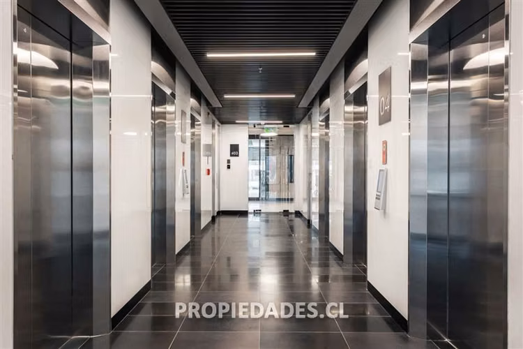 Oficina nueva en arriendo en Vitacura, recibimos ofertas.