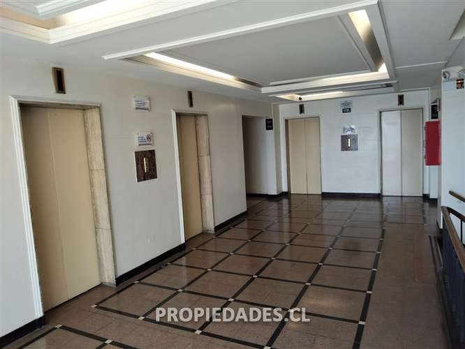 Gran oficina con terraza en venta en Santiago - Imagen 5
