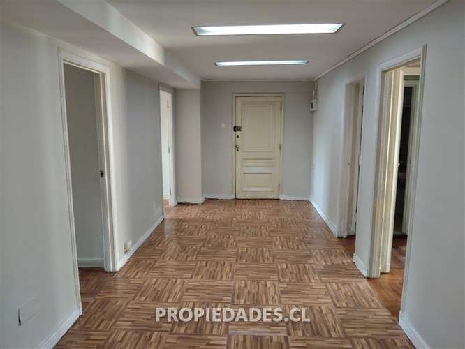Gran oficina con terraza en venta en Santiago - Imagen 9
