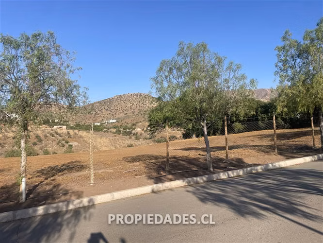 Parcela en Venta en Colina