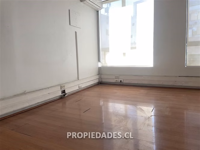 Oficina arriendo Las Condes / 7 privados/San Sebastián / 3BX
