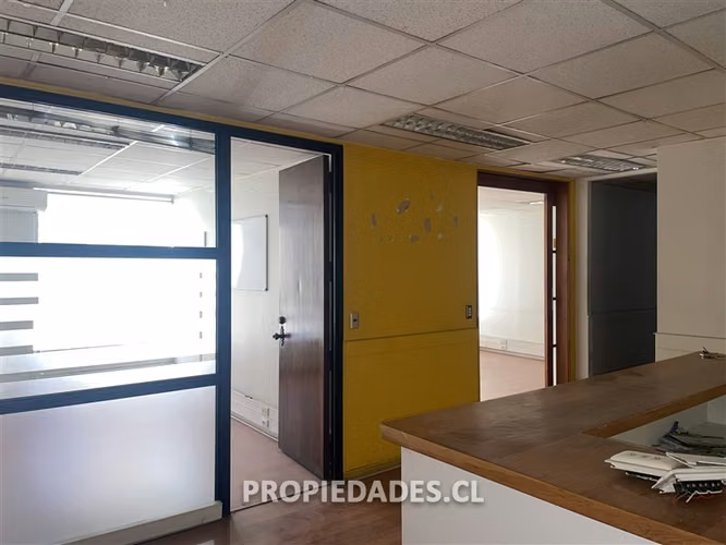 Oficina arriendo Las Condes / 7 privados/San Sebastián / 3BX