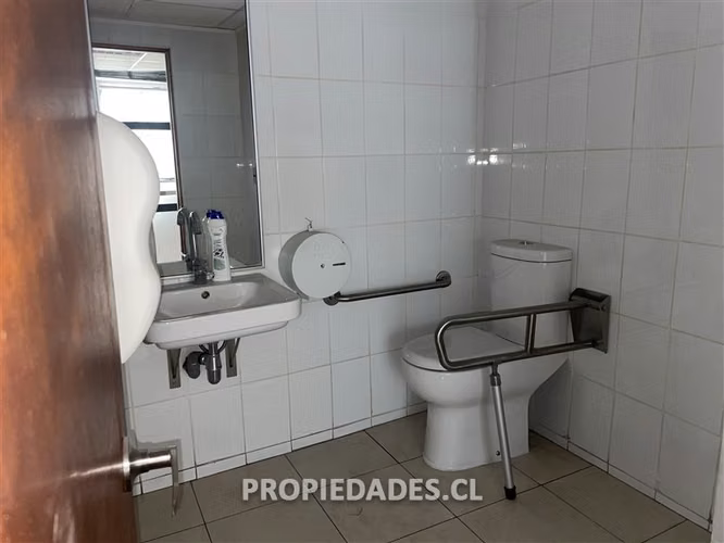 Oficina arriendo Las Condes / 7 privados/San Sebastián / 3BX