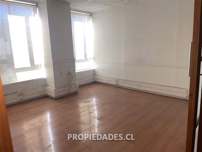 Oficina arriendo Las Condes / 7 privados/San Sebastián / 3BX