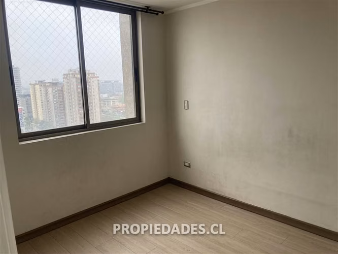 REBAJADO: Departamento en venta en San Miguel, est. y bod.