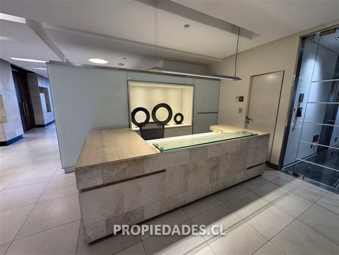 Esprectacular oficina en arriendo en Las Condes