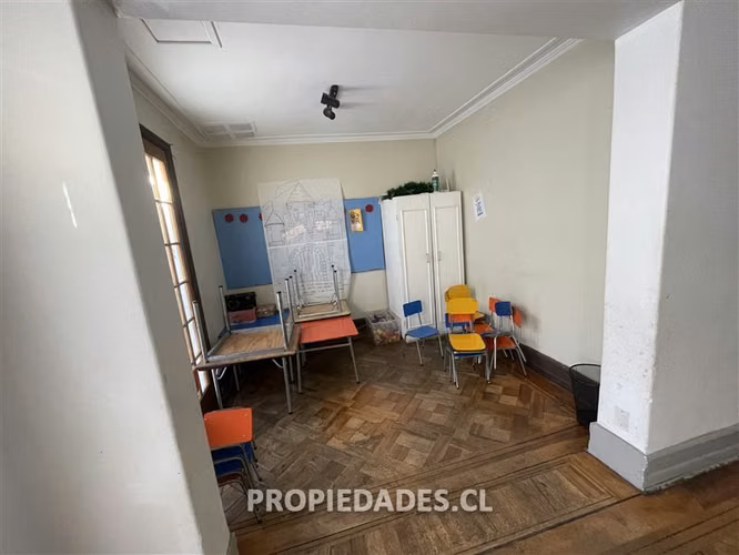 Oficina para Institución o Empresa en venta en Providencia.